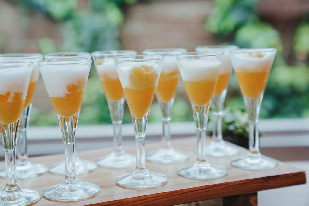Còctel Saó com a aperitiu al càtering del casament. Foto d'Irene Serrat.