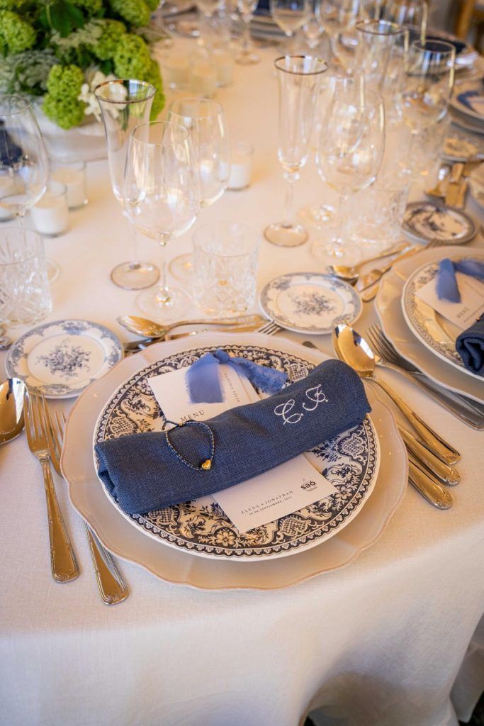 Parament i decoració de taula per al casament. Foto d'Oliva Fotògraf